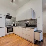 L&c-elbresidenzen & Designersuites Am Elberadweg 4*