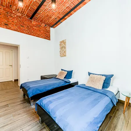 L&C-Elbresidenzen & Suites Am Elberadweg Aparthotel 4*