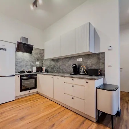 L&c-elbresidenzen & Am Elberadweg 4*