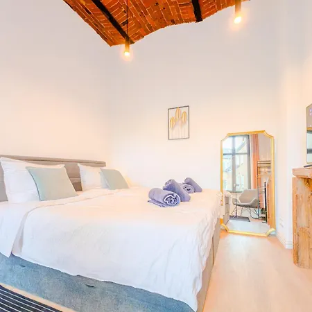 L&C-Elbresidenzen & Suites Am Elberadweg Aparthotel 4*