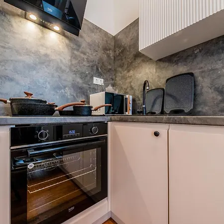 L&c-elbresidenzen & Im Trendviertel 4*