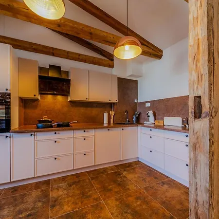 Aparthotel L&C-Elbresidenzen & Suites Am Elberadweg 4*