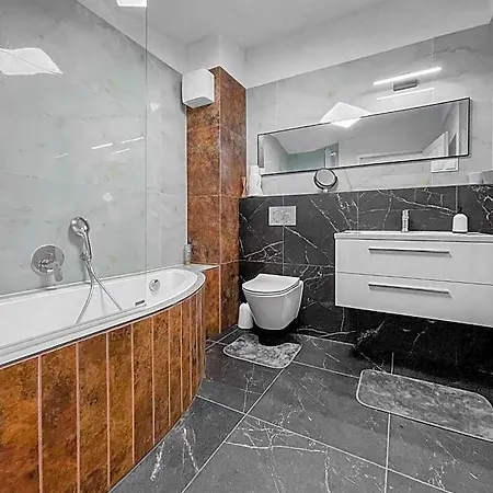L&c-elbresidenzen & Designersuites Am Elberadweg מלון דירות מגדבורג